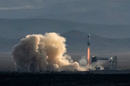 Blue Origin launch: Katy Perry, Lauren Sanchez Liftoff
