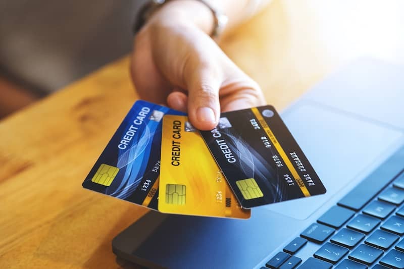 Advantages and disadvantages of credit cards