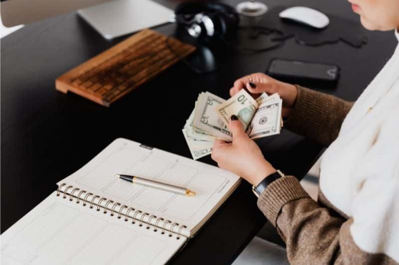How to create a biweekly budget in 5 easy steps