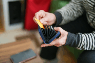 4 Ways To Stay Organized When You Have Multiple Cards