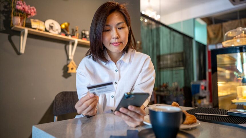 The Pros And Cons Of 0% APR Credit Cards