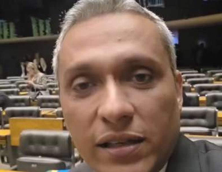 URGENTE: Lula tenta manobra e “absurdo está prestes a acontecer na Câmara” (veja o vídeo)