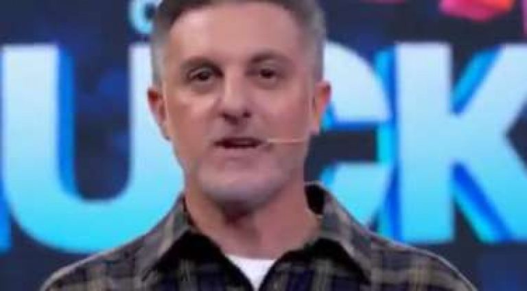 Ex-jornalista da Globo dá lição em Luciano Huck, após apresentador tentar “lacrar” em rede nacional