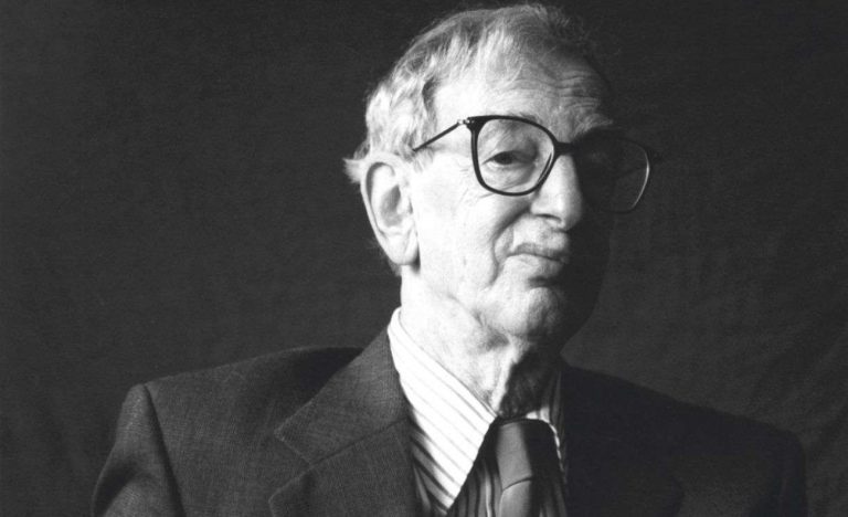 O relativismo de Eric Hobsbawm: Mais um engodo no processo de “santificação” dos ídolos comunistas