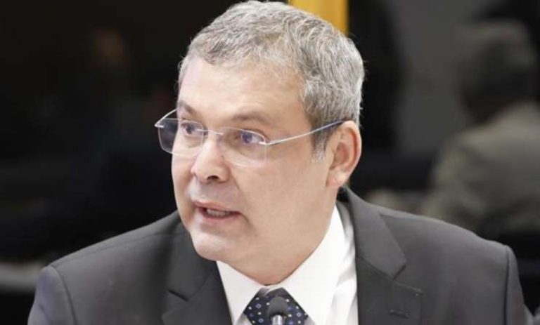 Petista tem “ataque de fúria” após “fuga” de Ramagem