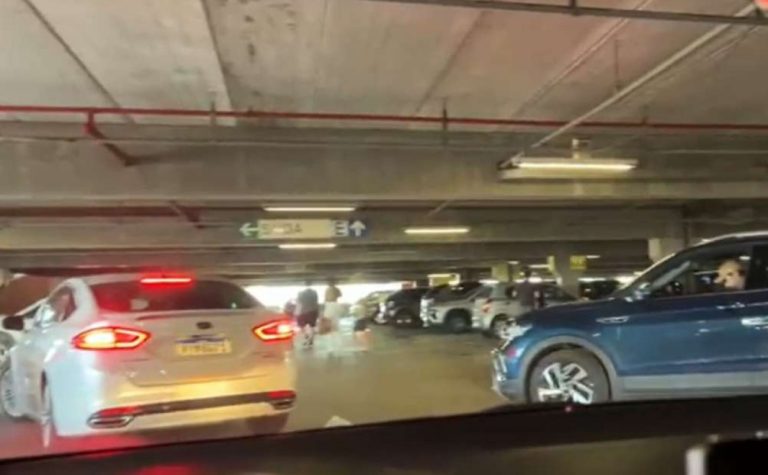 Ataque dentro de Shopping com tiroteio deixa população aterrorizada