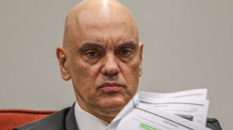 Surge o absurdo “motivo” alegado por Moraes para prender Bolsonaro