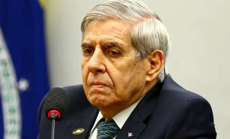 Com surpreendente parecer da PGR, General Heleno deve deixar a prisão