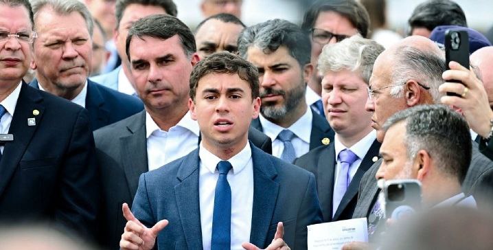 Nikolas reage após convite de Flávio Bolsonaro